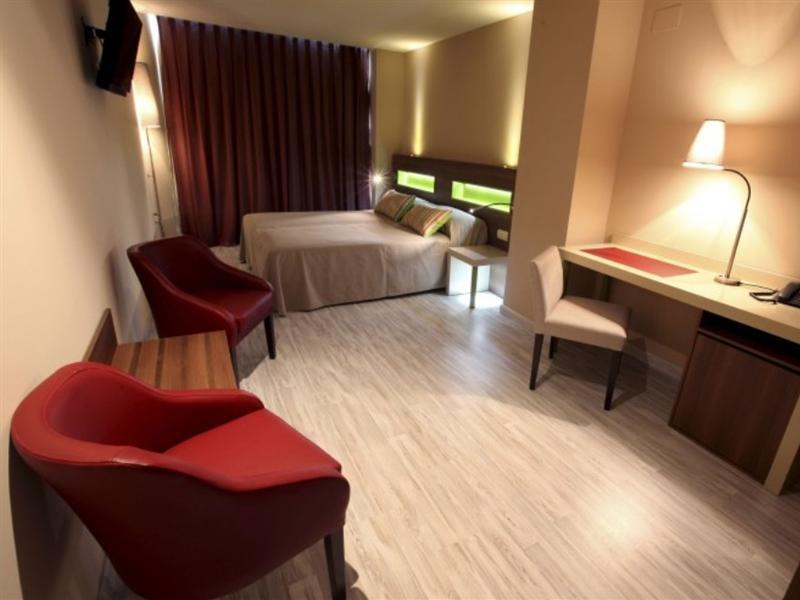 Hotel Allon Mediterrania Вильяхойоса Экстерьер фото